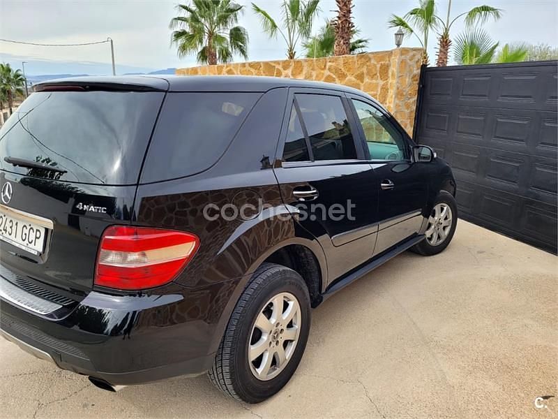 Usado Mercedes ML320 224 CV (164 kW) 2008 Negro SUV