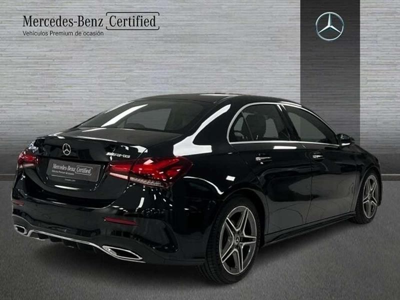 Usado Mercedes A180 116 CV (85 kW) 2019 Negro Berlina