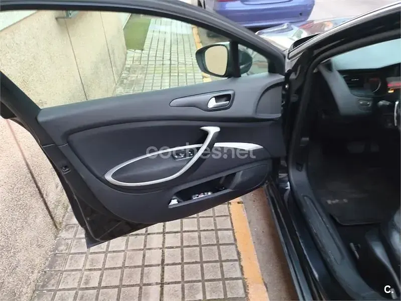 Usado Citroën C5 Seduction 112 CV (82 kW) 2012 Negro Familiar