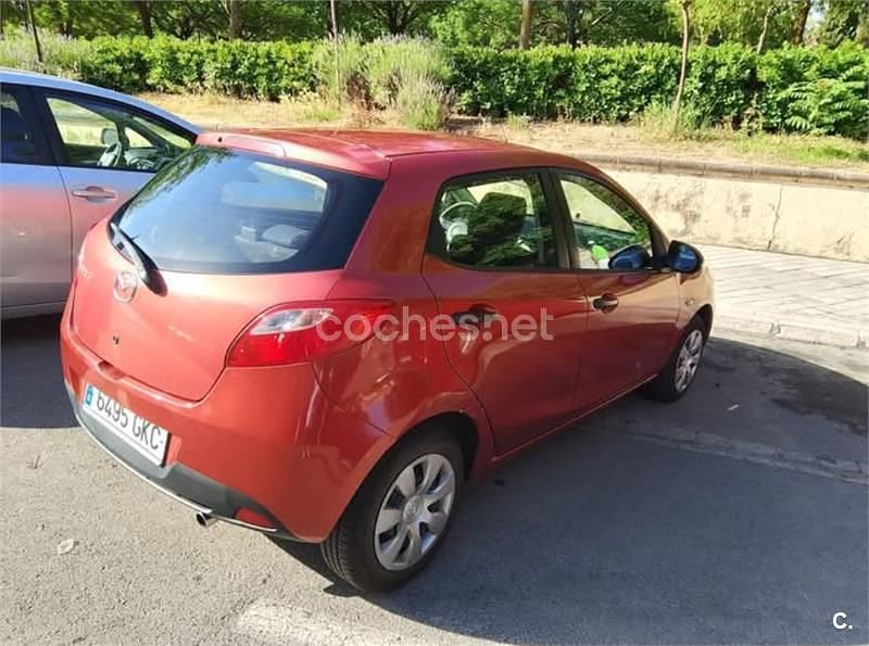 Usado Mazda 2 Active 75 CV (55 kW) 2008 Rojo Berlina