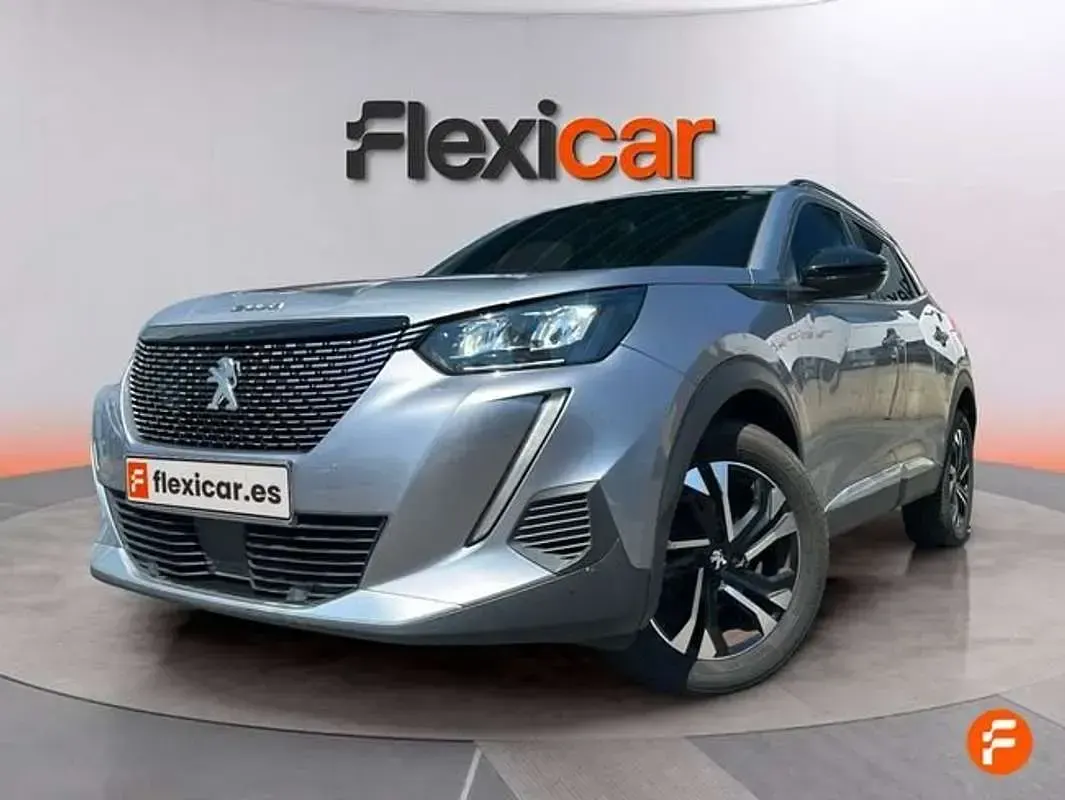 Usado Peugeot 2008 Allure 131 CV (96 kW) 2023 Gris SUV