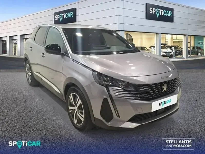 Usado Peugeot 3008 Allure 180 CV (132 kW) 2024 Gris / plata SUV