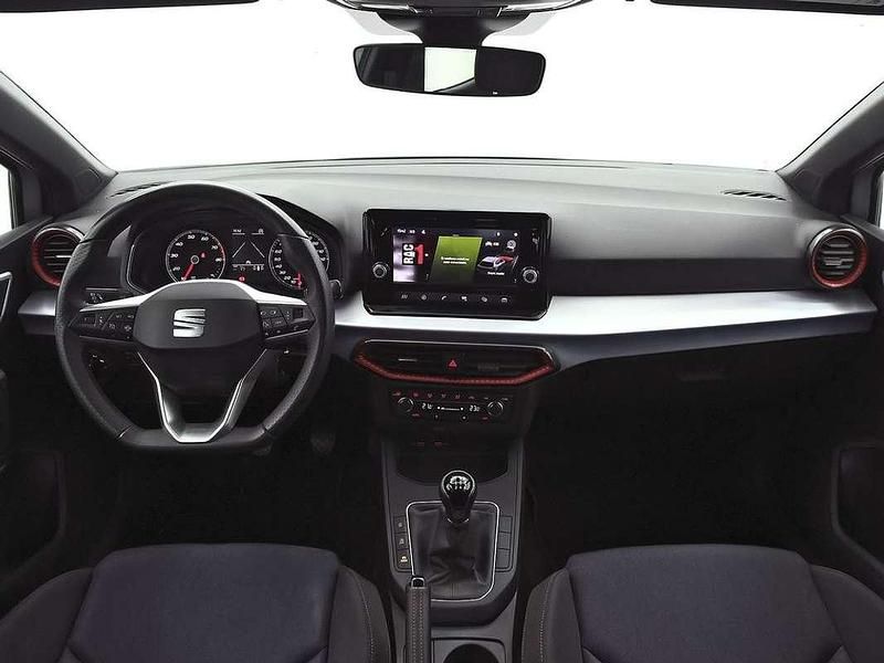 Usado Seat Ibiza FR 116 CV (85 kW) 2023 Plateado Utilitario