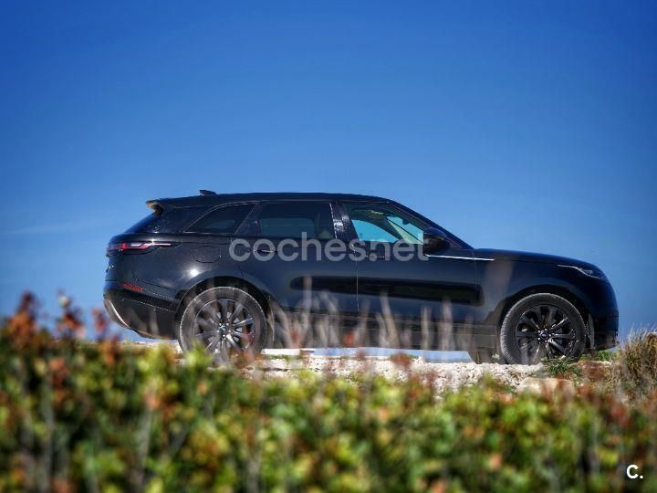 Negro Usado 2021 Land Rover Range Rover Velar R-Dynamic SUV | 55.000 € (Caro) - Imagen 1/4
