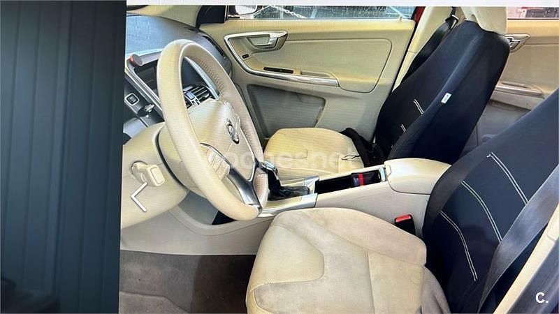 Usado Volvo XC60 Momentum 163 CV (119 kW) 2013 Granate SUV