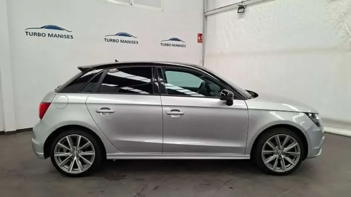 Usado Audi A1 Premium 86 CV (63 kW) 2013 Gris Utilitario