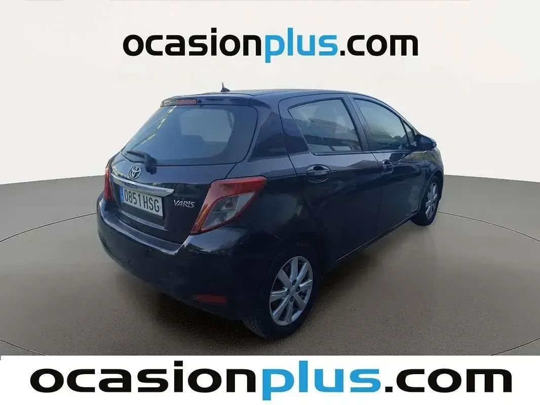Usado Toyota Yaris Active 90 CV (66 kW) 2013 Negro Utilitario
