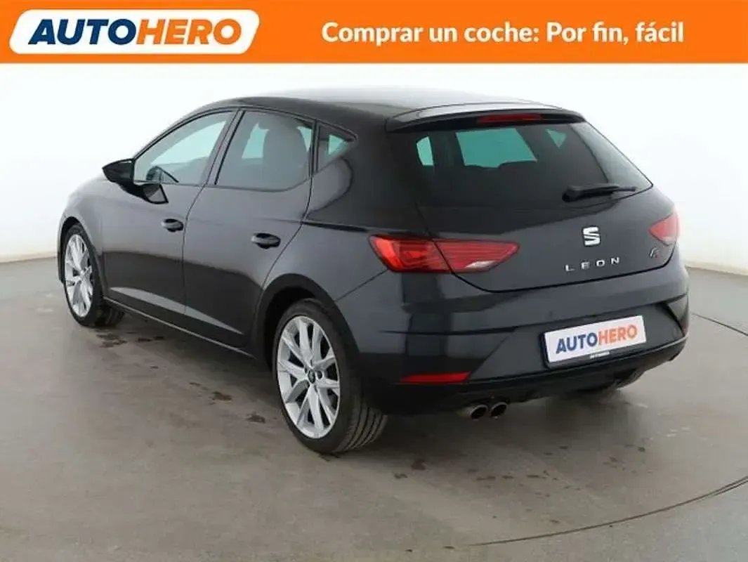 Usado Seat Leon FR 125 CV (91 kW) 2018 Negro Berlina