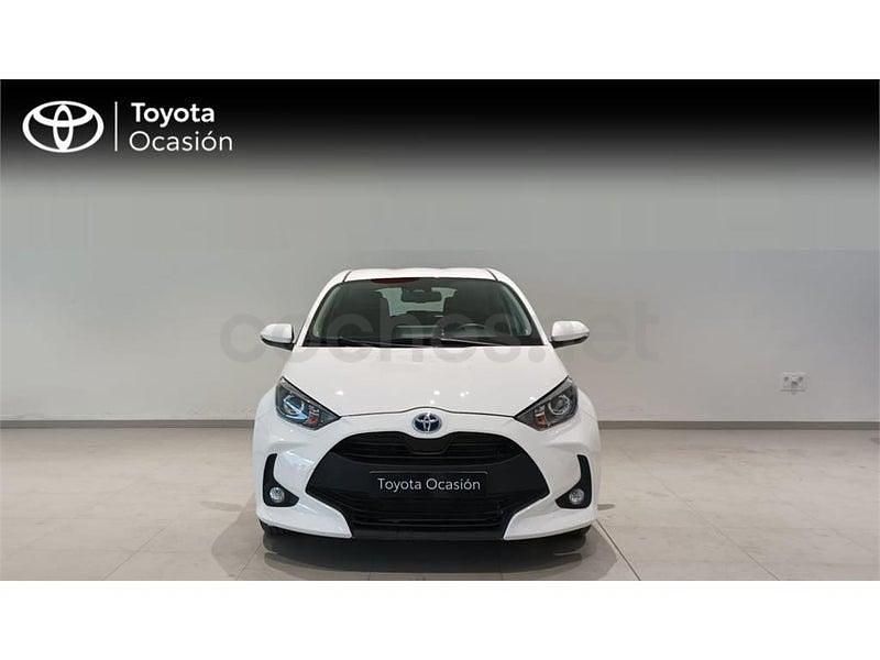 Usado Toyota Yaris Hybrid Business Edition 116 CV (85 kW) 2021 Blanco Berlina