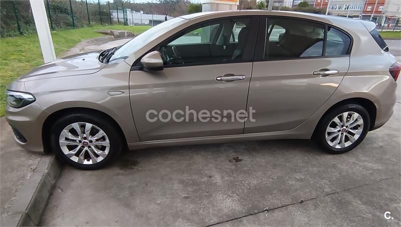 Usado Fiat Tipo Lounge 120 CV (88 kW) 2018 Marrón Berlina