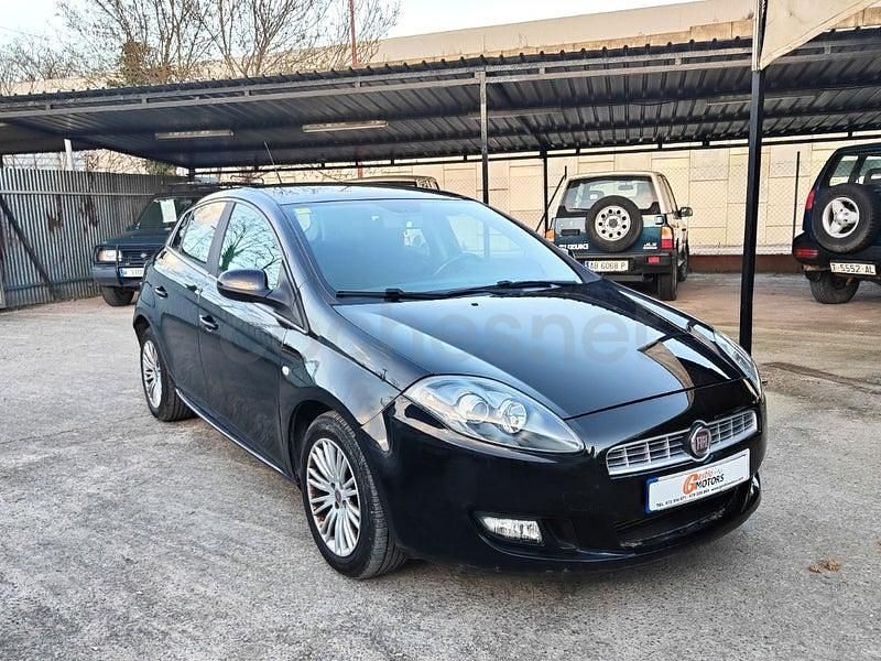 Usado Fiat Bravo Dynamic 105 CV (77 kW) 2010 Negro Utilitario