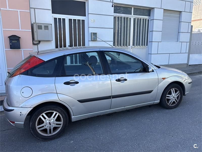 Używany Ford Focus Ambiente 100 KM (73 kW) 2003 Szary Kombi