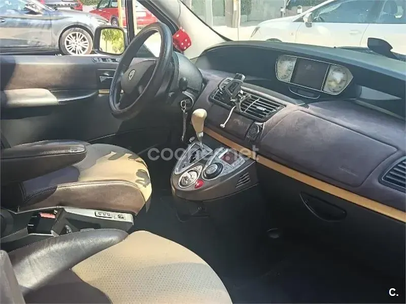 Usado Lancia Phedra 170 CV (125 kW) 2008 Granate Monovolumen