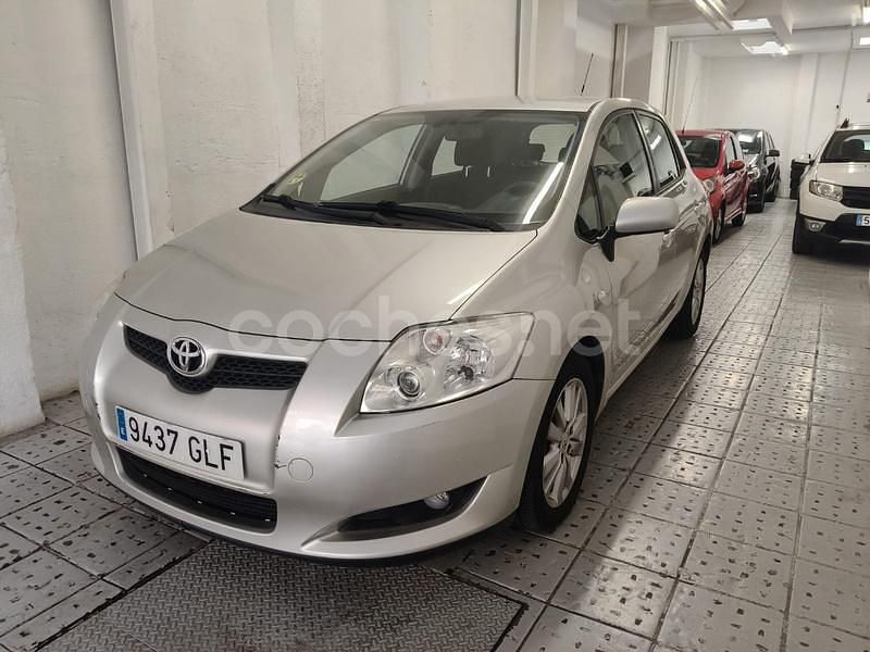 Usado Toyota Auris Sol 126 CV (92 kW) 2009 Beige Berlina