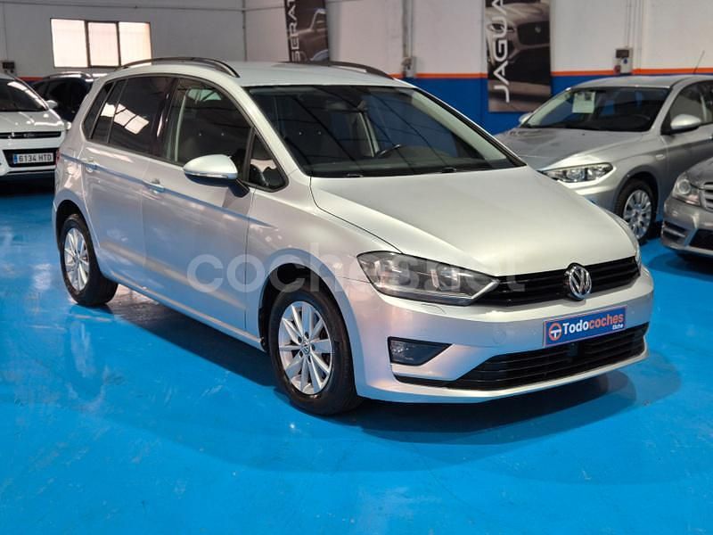 Usado VW Golf Sportsvan 110 CV (80 kW) 2014 Gris / plata Monovolumen
