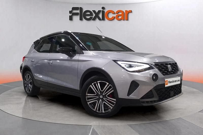 Gris Usado 2024 Seat Arona FR SUV | 16.790 € (Buen precio) - Imagen 1/4