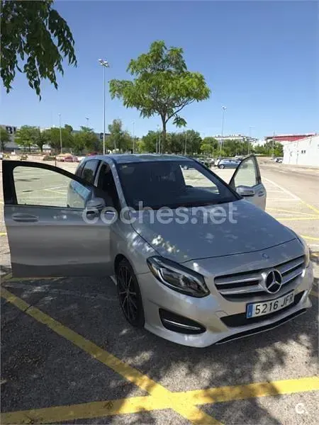 Usado Mercedes B200 136 CV (100 kW) 2015 Gris / plata Utilitario
