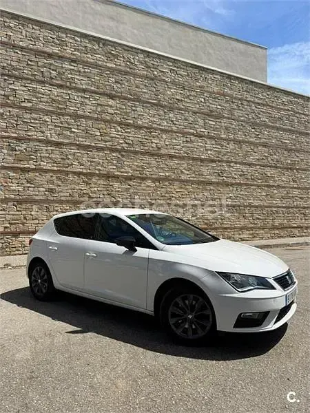 Usado Seat Leon Style 115 CV (84 kW) 2018 Blanco Berlina