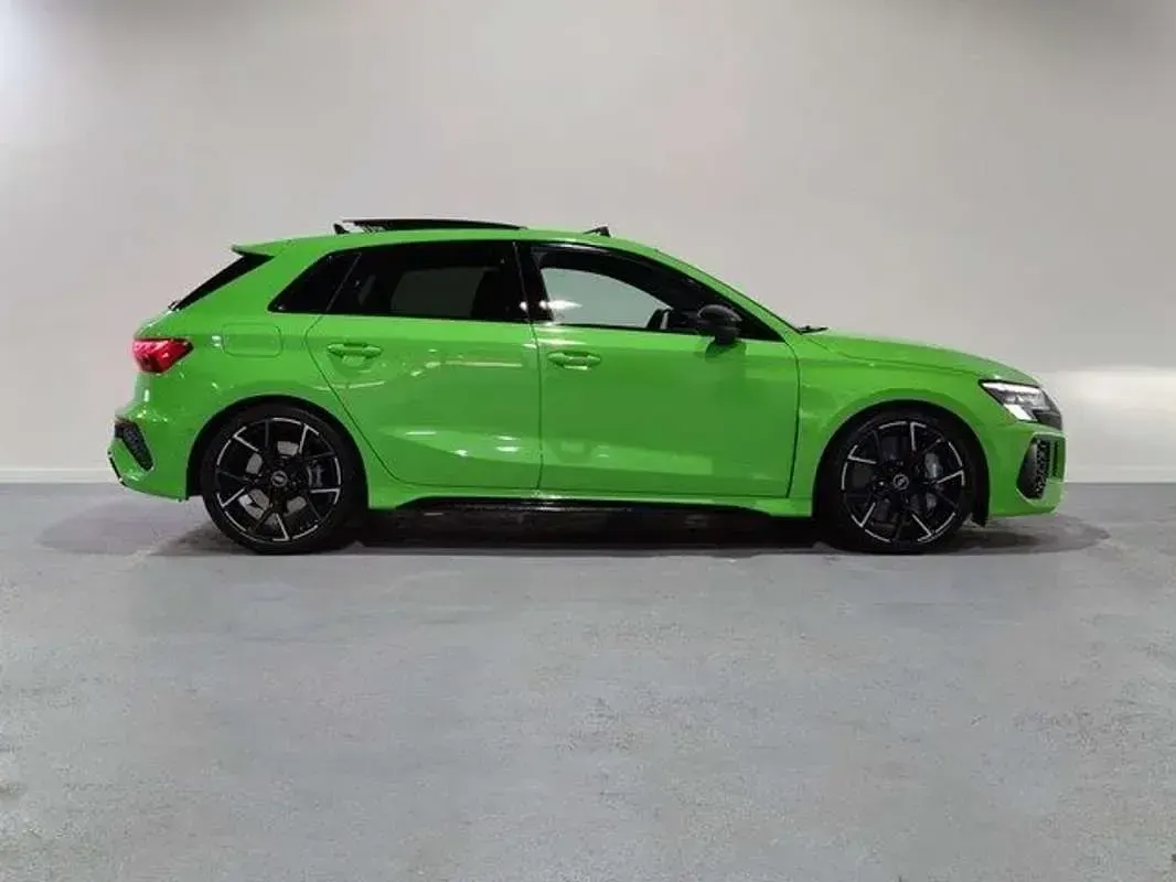 Usado Audi RS3 Sportback 400 CV (294 kW) 2023 Verde Utilitario
