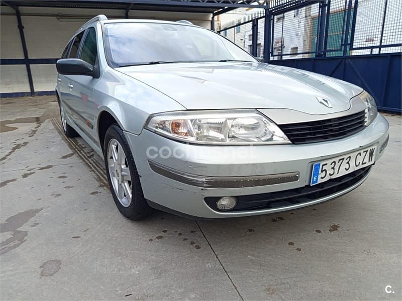 Usado Renault Laguna GrandTour Dynamique 120 CV (88 kW) 2004 Gris / plata Familiar