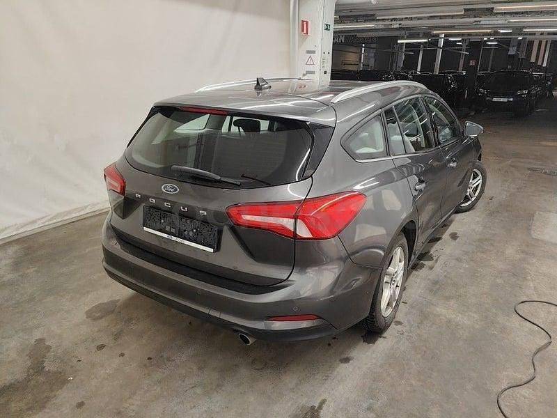 Usado Ford Focus Active 120 CV (88 kW) 2022 Gris / plata Familiar