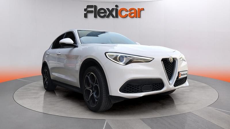 Usado Alfa Romeo Stelvio Executive 201 CV (147 kW) 2017 Blanco SUV