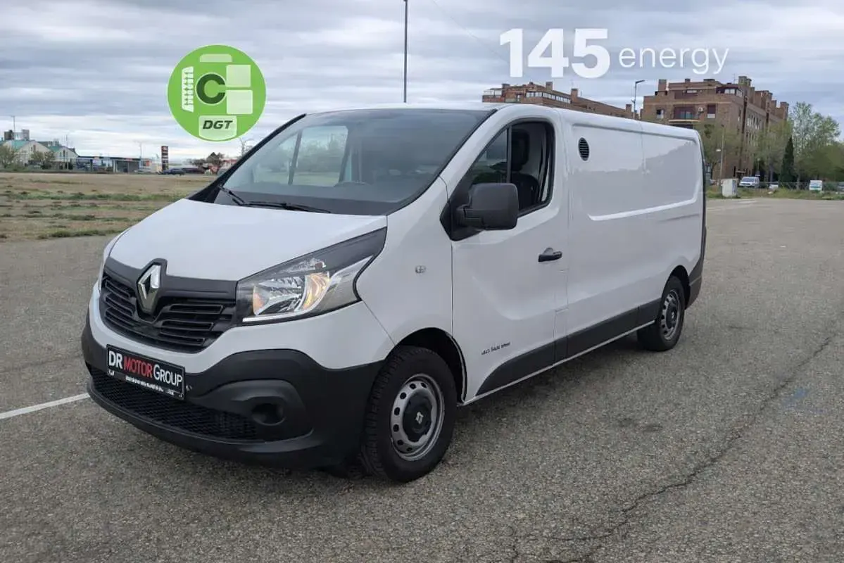Usado Renault Trafic 145 CV (106 kW) 2018 Blanco Monovolumen