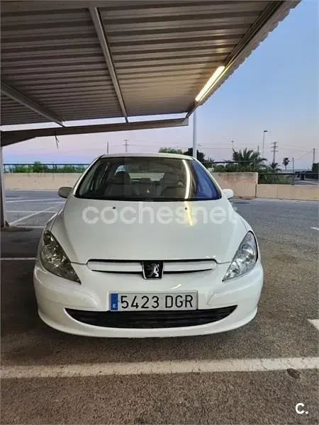 Usado Peugeot 307 110 CV (80 kW) 2005 Blanco Berlina