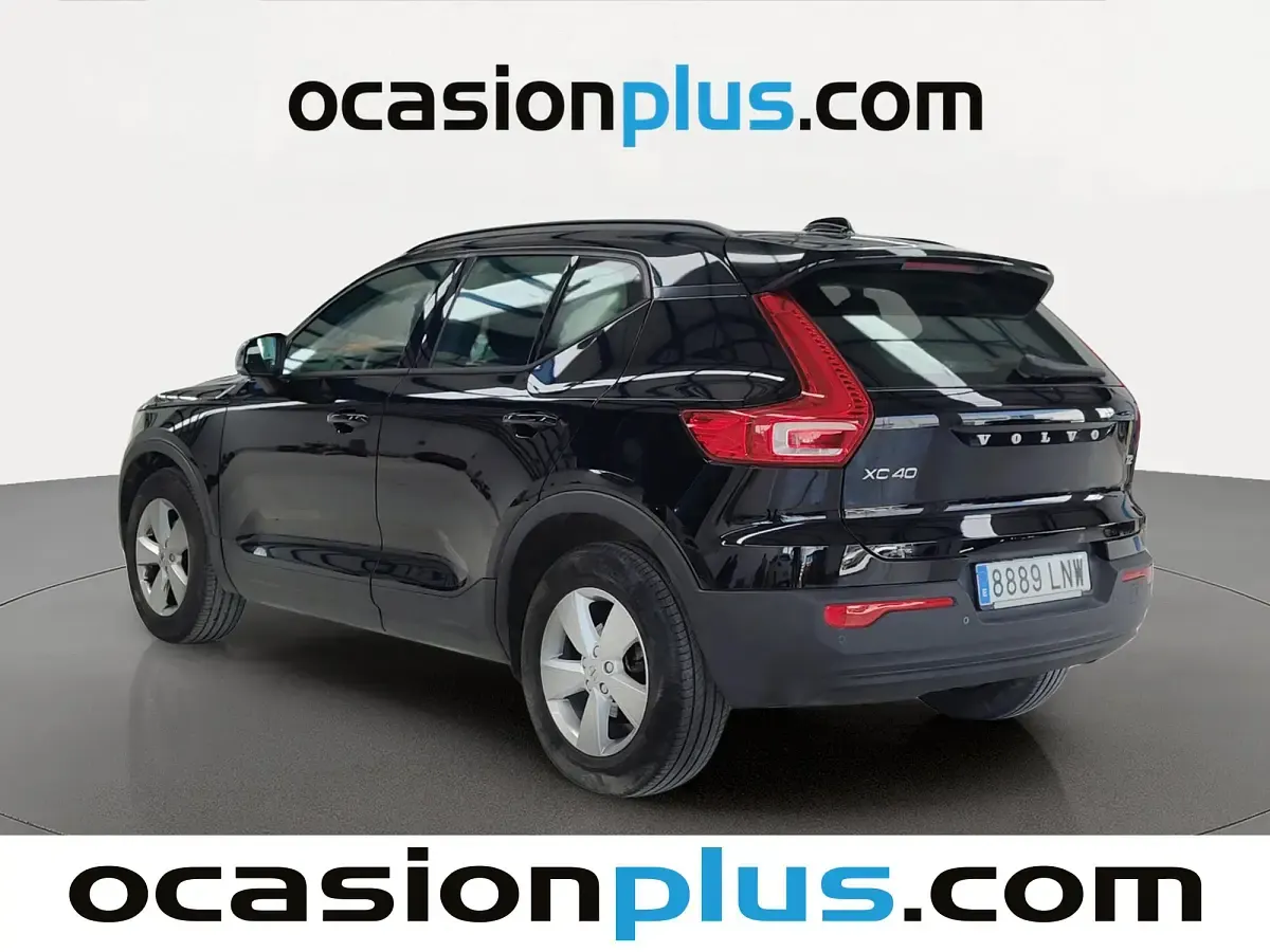 Usado Volvo XC40 Momentum 129 CV (94 kW) 2021 Negro SUV