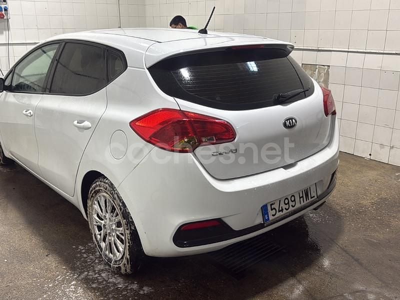 Usado Kia Ceed 100 CV (73 kW) 2014 Blanco Utilitario