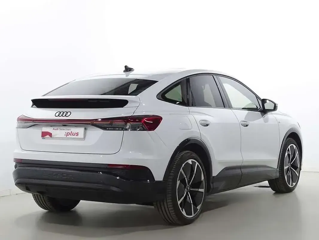 Usado Audi Q4 Sportback e-tron Ambiente 210 kW (286 CV) 2024 Blanco SUV