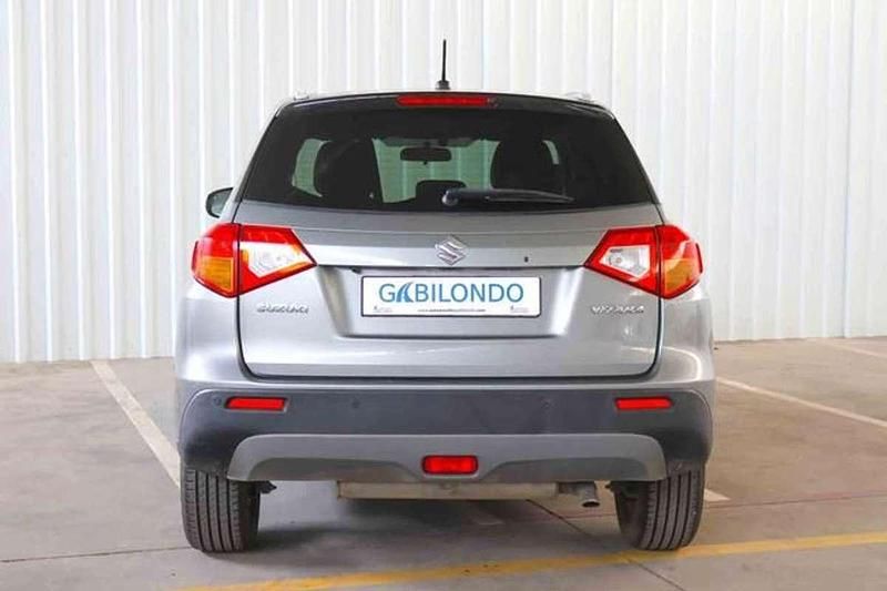 Usado Suzuki Vitara GLX 120 CV (88 kW) 2017 Gris SUV