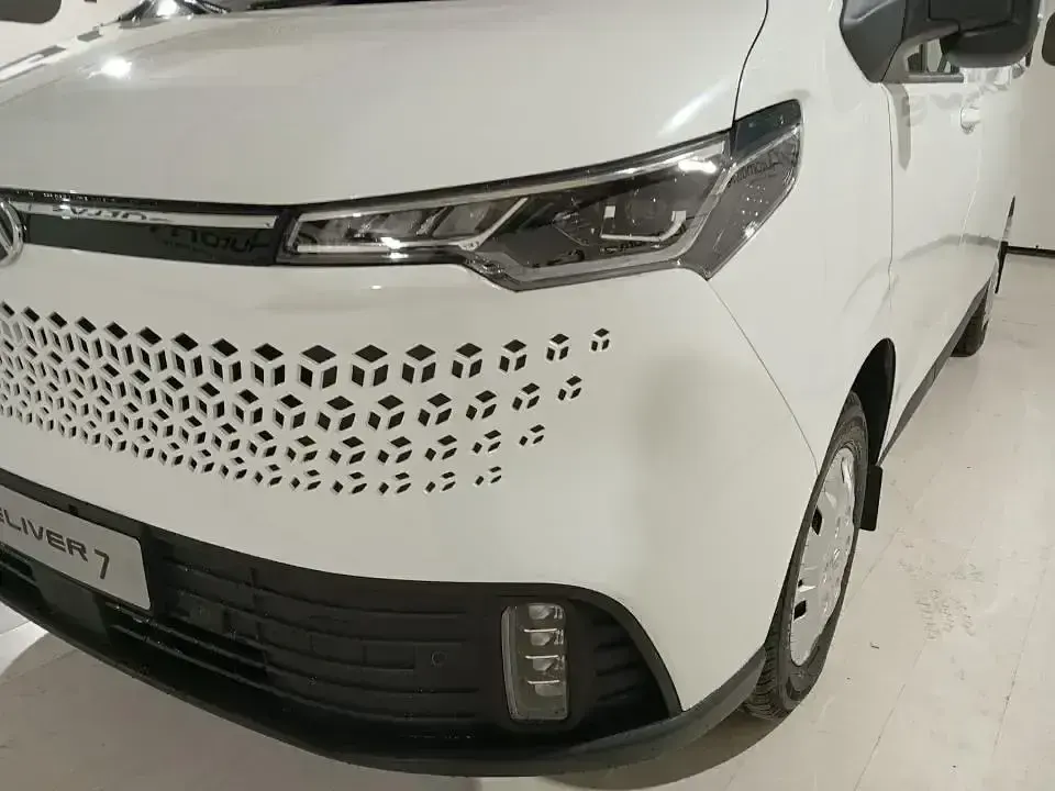 Nuevo Maxus V70 150 CV (110 kW) 2025 Blanco Van