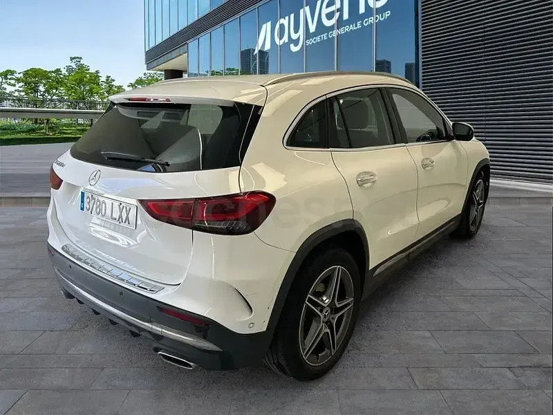 Usado Mercedes GLA200 150 CV (110 kW) 2022 Blanco SUV