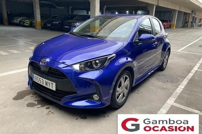 Usado Toyota Yaris Hybrid Active 116 CV (85 kW) 2025 Azul Utilitario