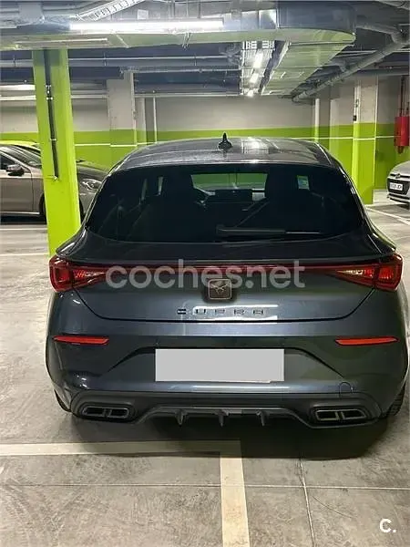 Usado Cupra Leon 150 CV (110 kW) 2024 Gris / plata Berlina