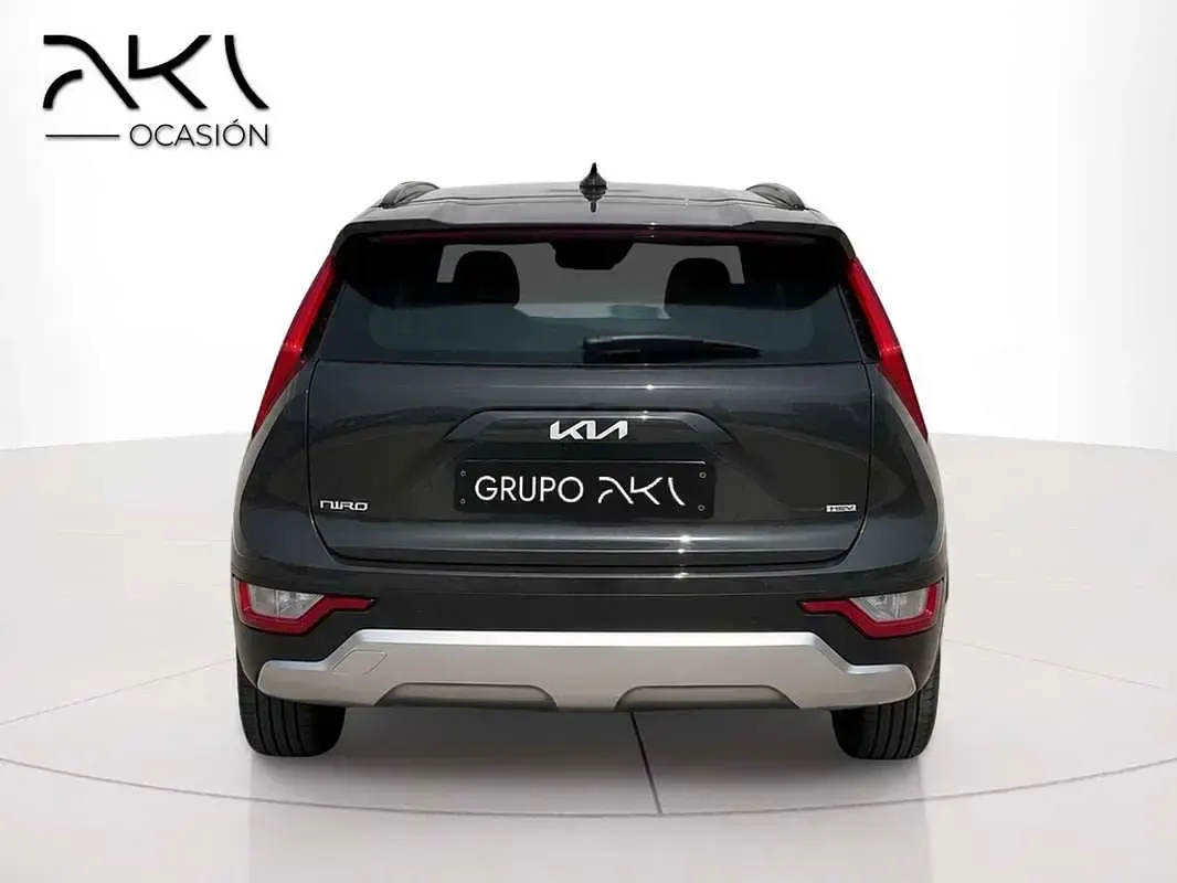 Usado Kia Niro 129 CV (94 kW) 2025 Gris SUV