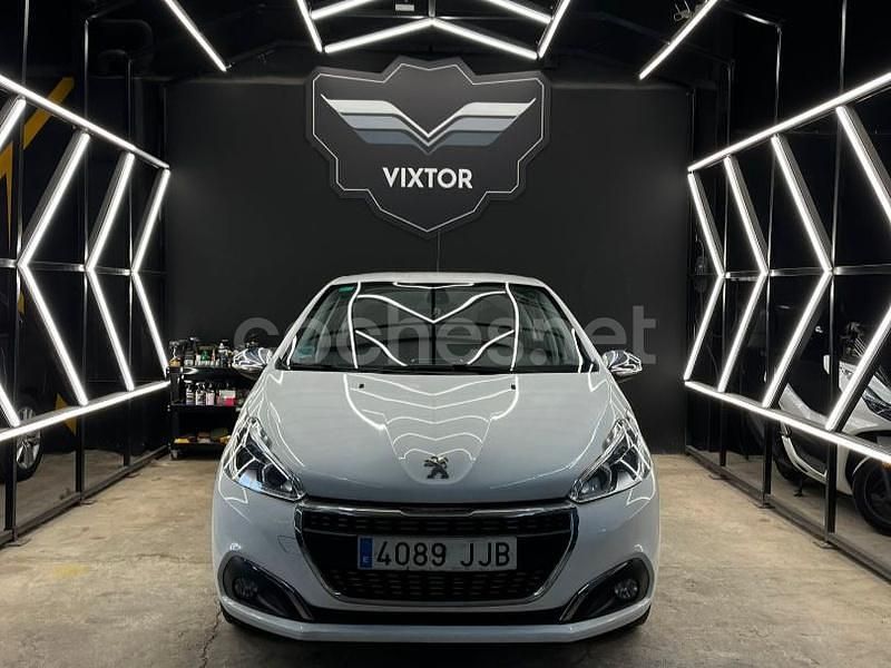 Blanco Usado 2015 Peugeot 208 Allure Utilitario | 7900 € (Precio justo) - Imagen 1/4