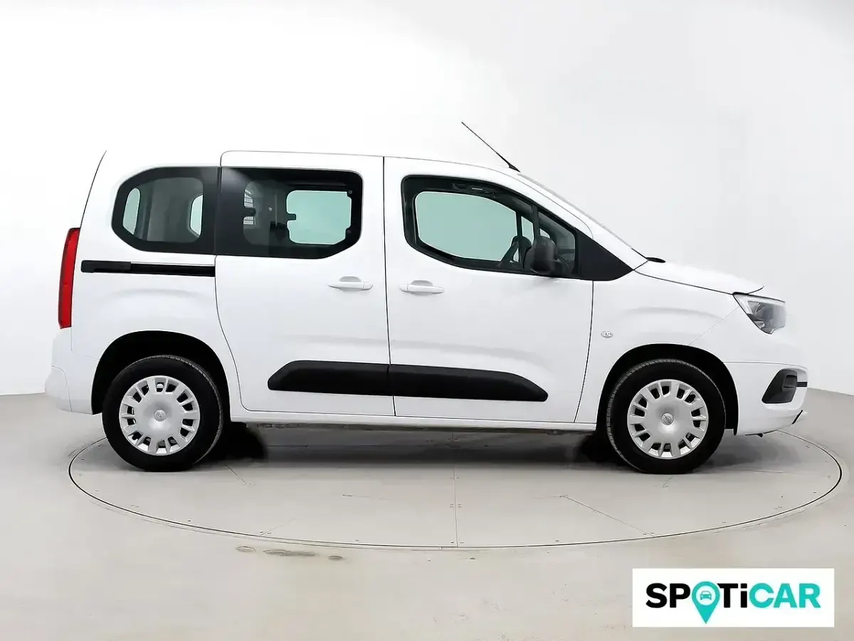 Usado Opel Combo Business 102 CV (75 kW) 2024 Blanco Monovolumen