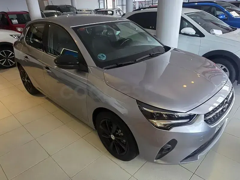 Usado Opel Corsa Elegance 100 CV (73 kW) 2021 Gris / plata Utilitario