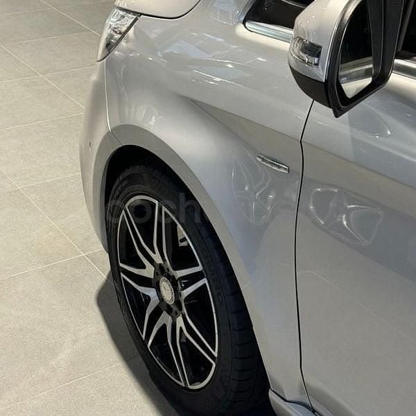 Usado Mercedes V220 Avantgarde 163 CV (119 kW) 2017 Gris / plata Monovolumen