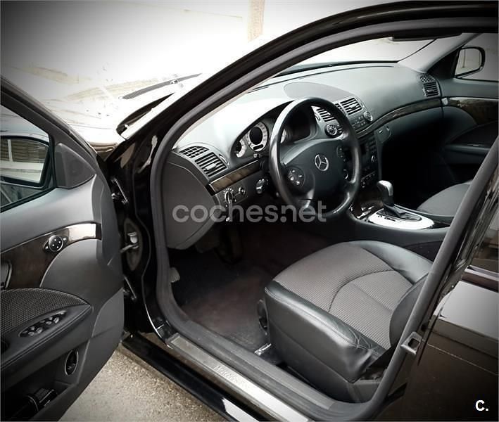 Negro Usado 2005 Mercedes E280 Avantgarde Berlina | 11.000 € (Un poco caro) - Imagen 1/3