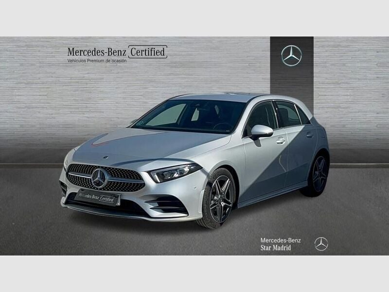 Gris / plateado Usado 2021 Mercedes A180 AMG line Berlina | 26.990 € (Precio justo) - Imagen 1/4