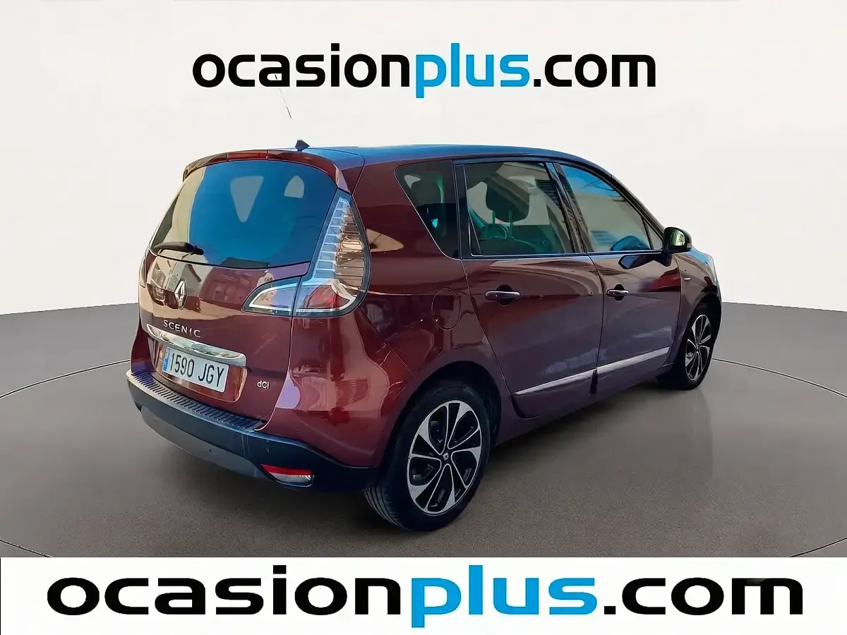 Usado Renault Scénic Bose Edition 110 CV (80 kW) 2015 Rojo Monovolumen