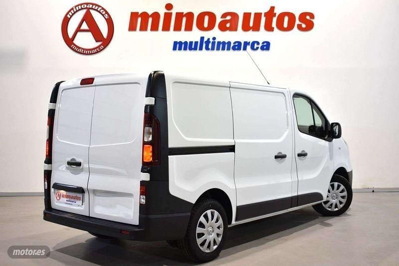 Usado Renault Trafic 121 CV (88 kW) 2020 Blanco Monovolumen