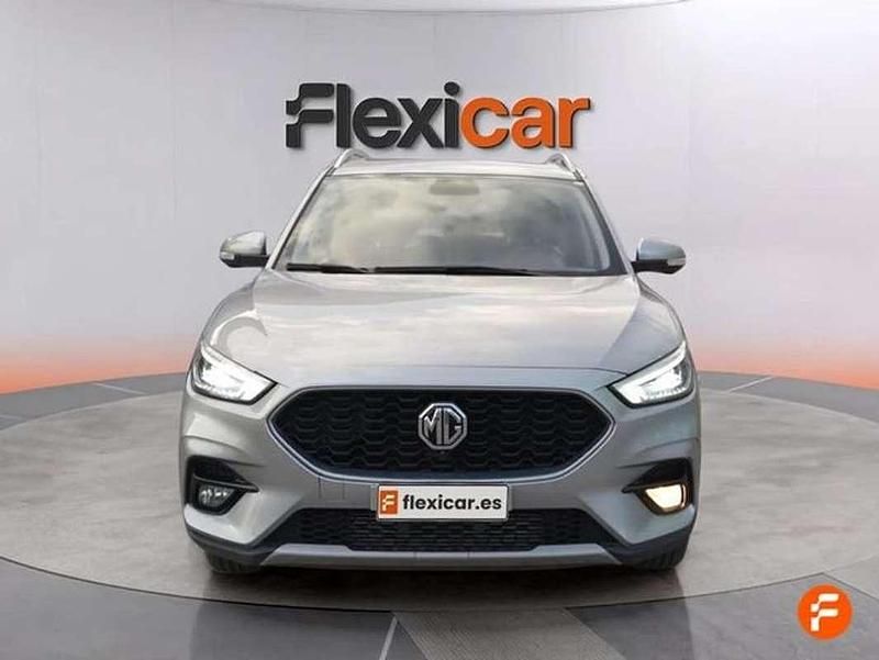 Begagnad MG ZS Luxury 111 HK (81 kW) 2023 Grå SUV