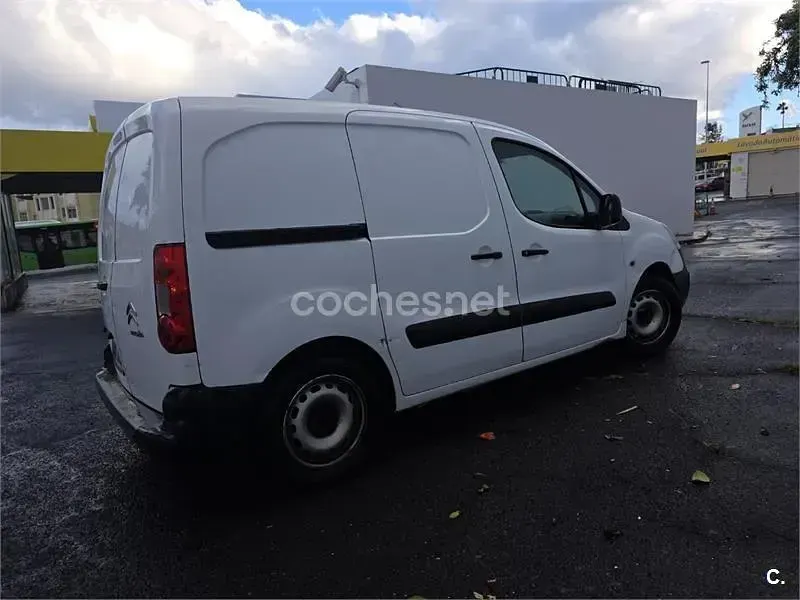 Usado Citroën Berlingo Live 75 CV (55 kW) 2017 Blanco Monovolumen