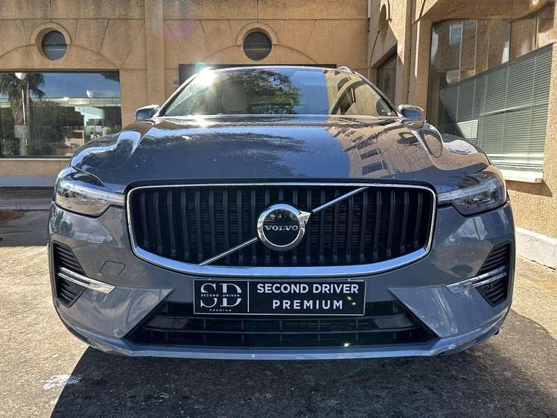 Gris / plata Usado 2023 Volvo XC60 Core SUV | 39.500 € (Precio justo) - Imagen 1/4