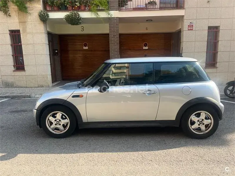 Usado Mini One D 75 CV (55 kW) 2003 Gris / plata Utilitario