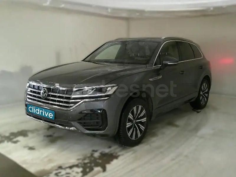 Usado VW Touareg 231 CV (169 kW) 2021 Gris / plata SUV